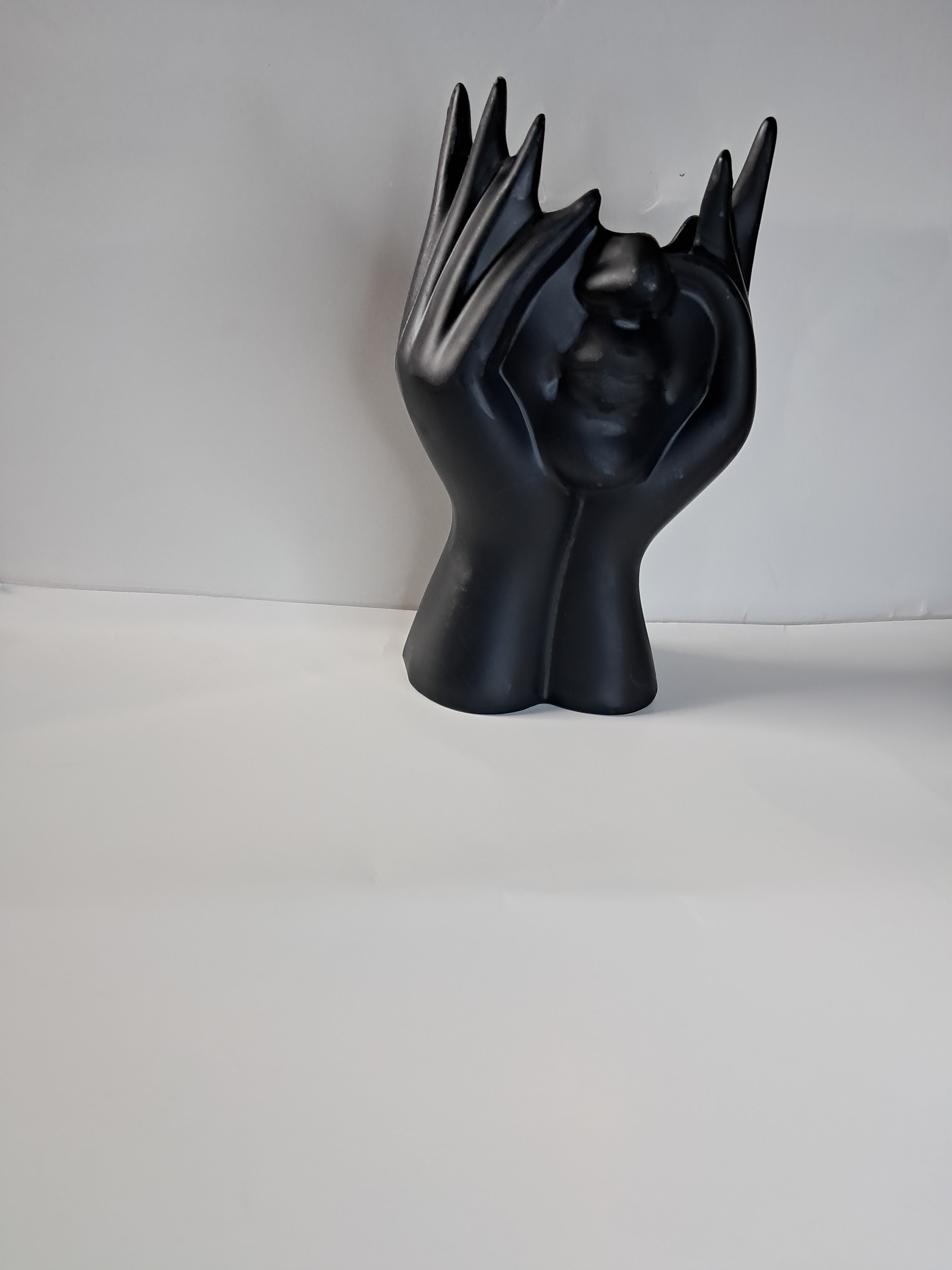 Brush holder