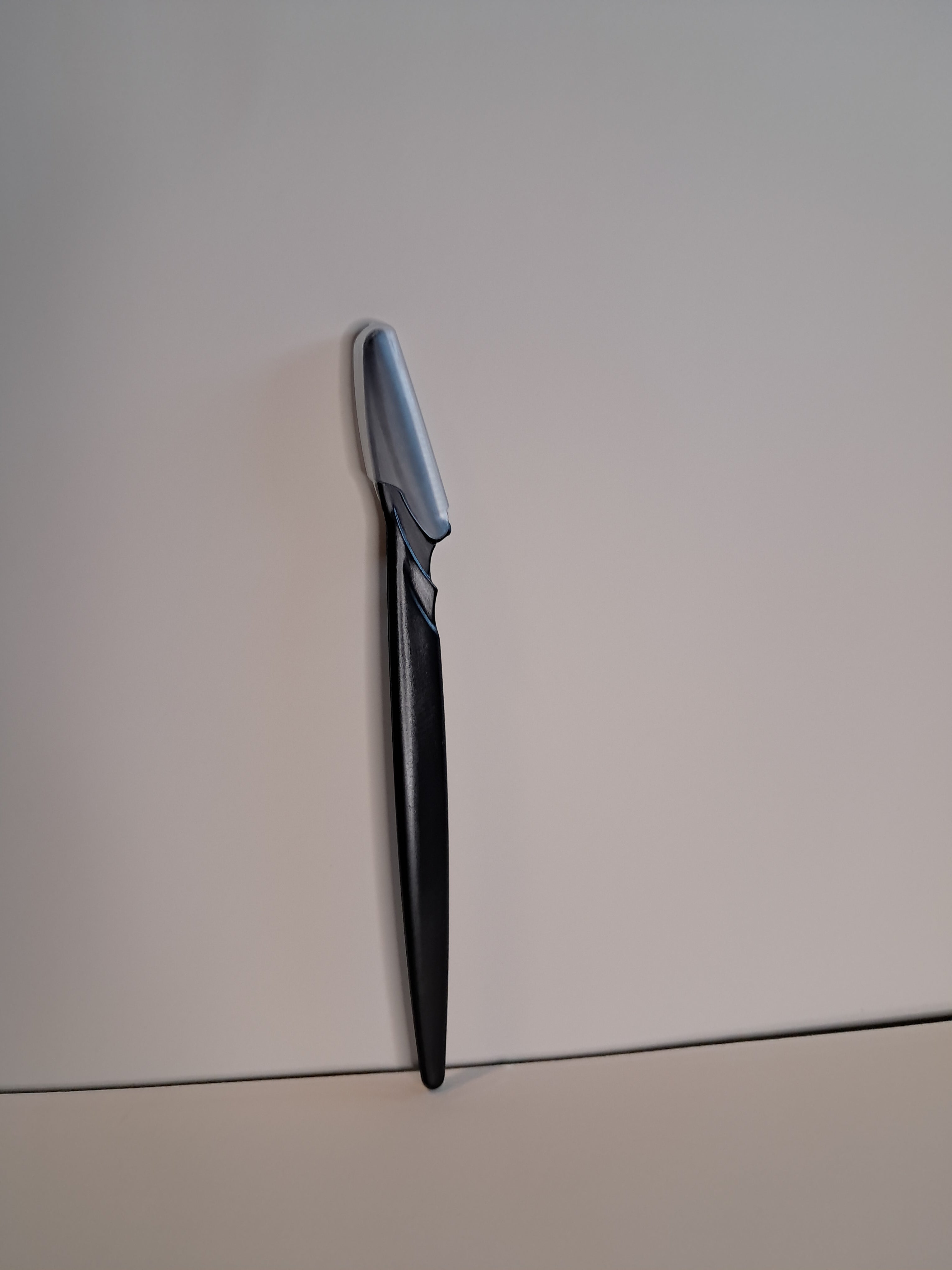 Eye brow shaper